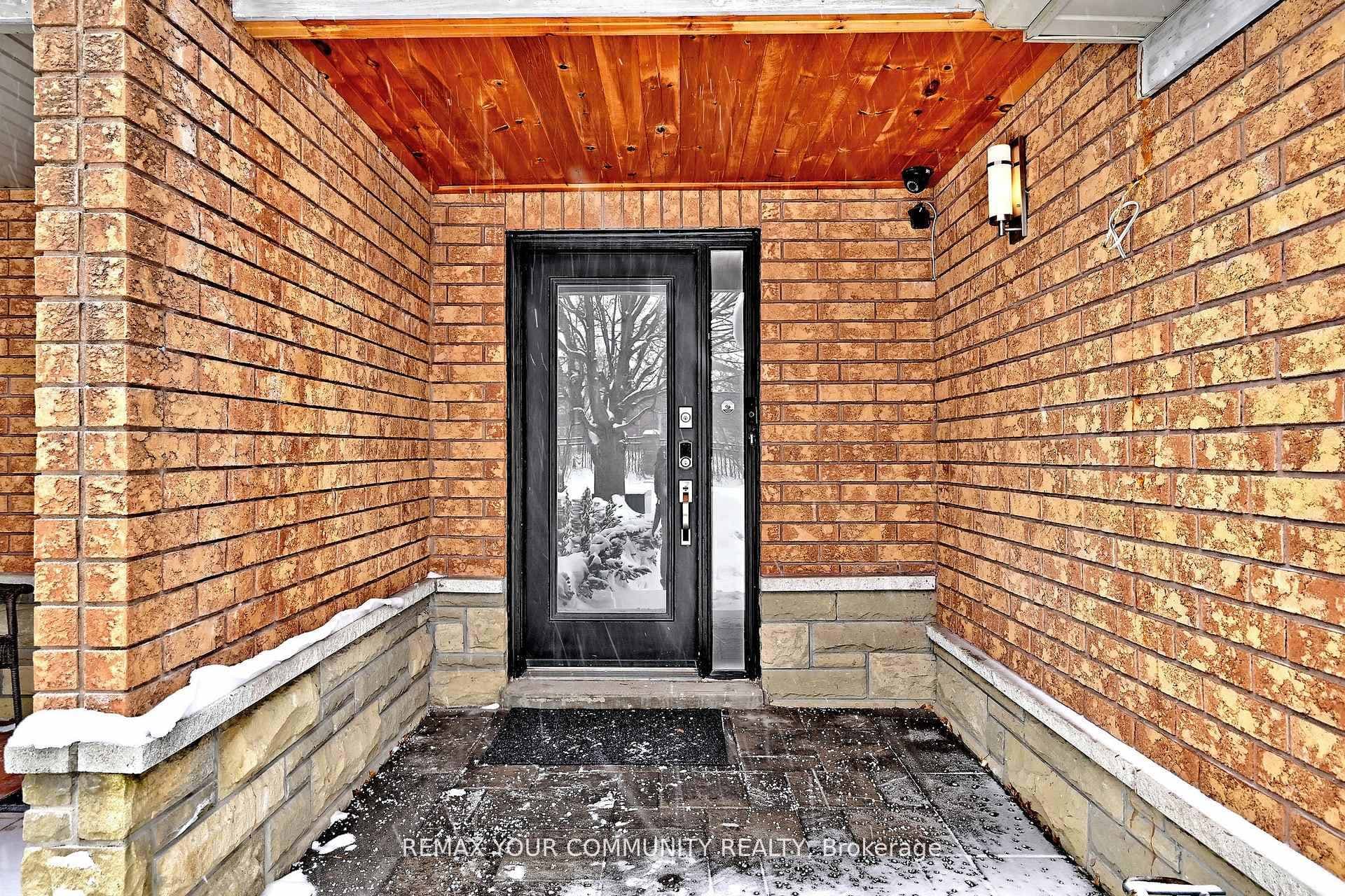 152 Vanguard Road photo 3