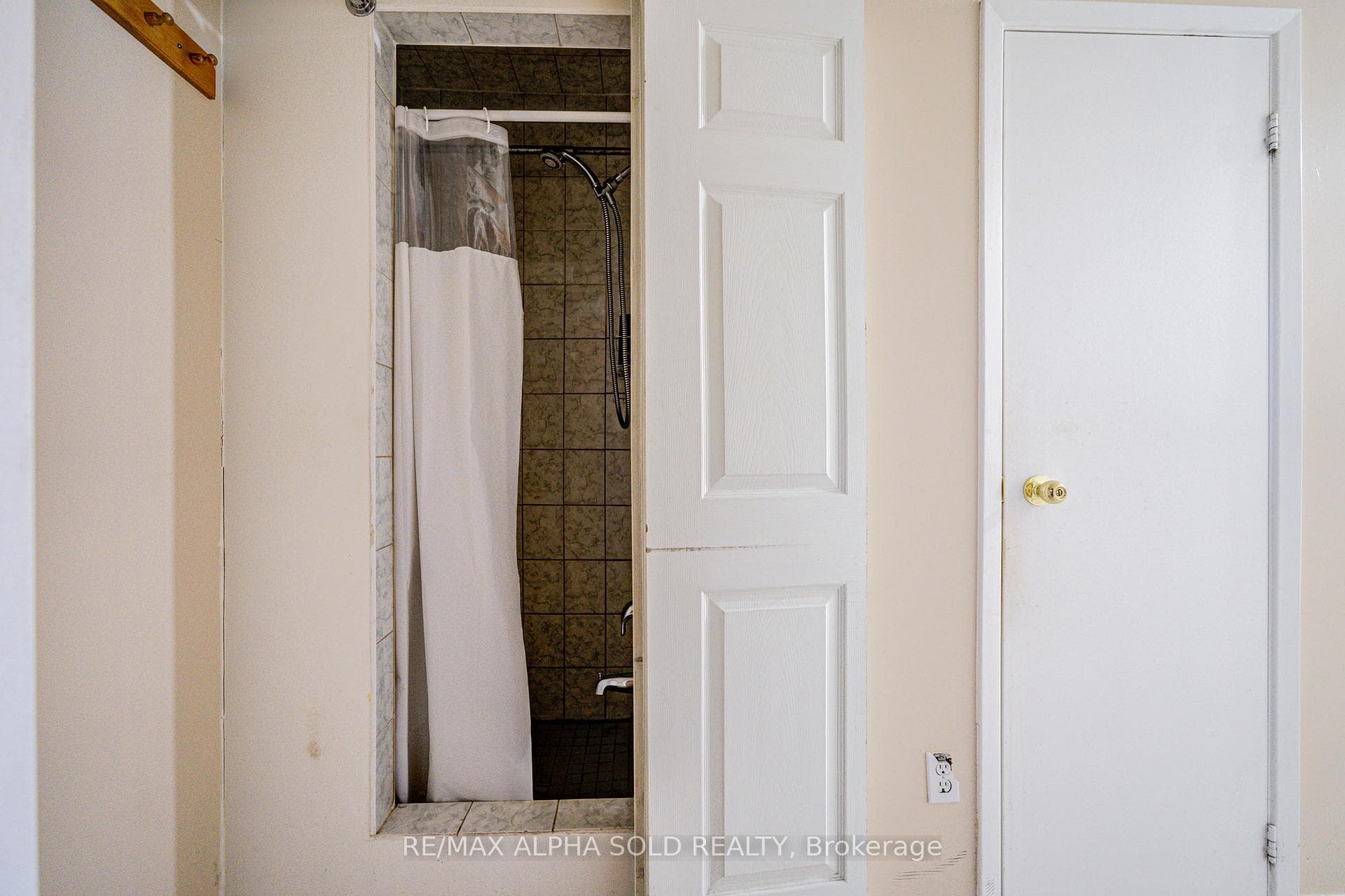 51 Debden Road photo 7