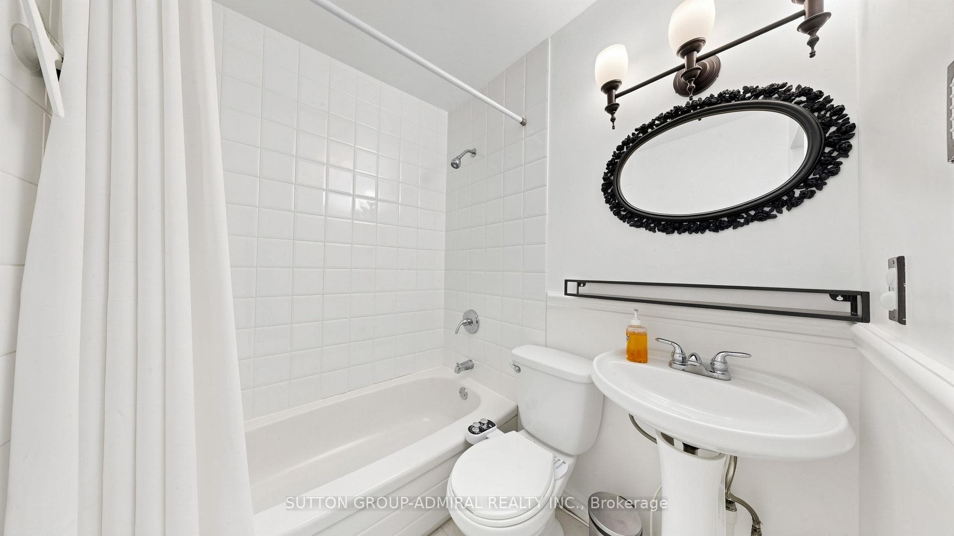 75 Rockcliffe Boulevard photo 15