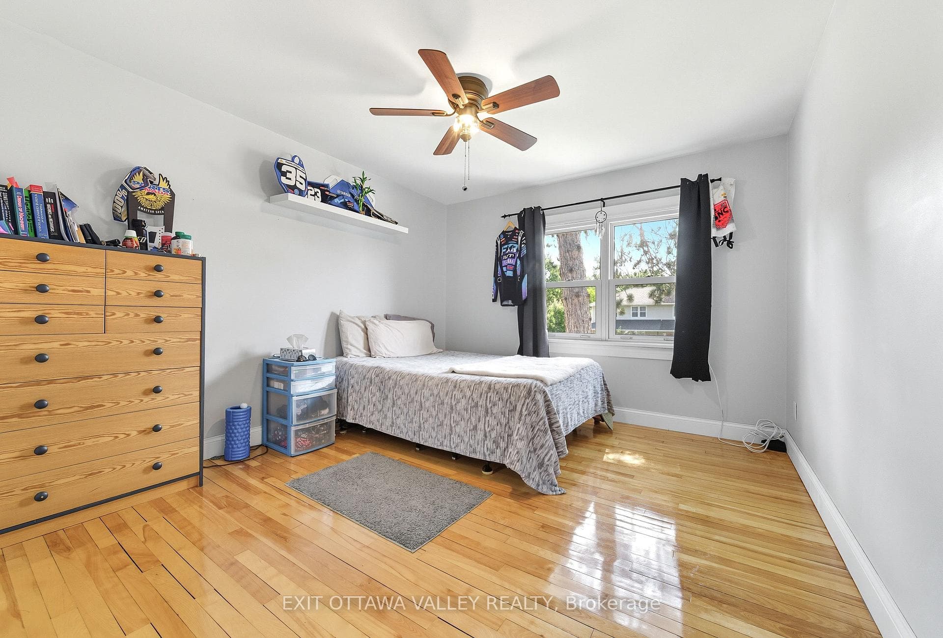 6 Faraday Crescent photo 18