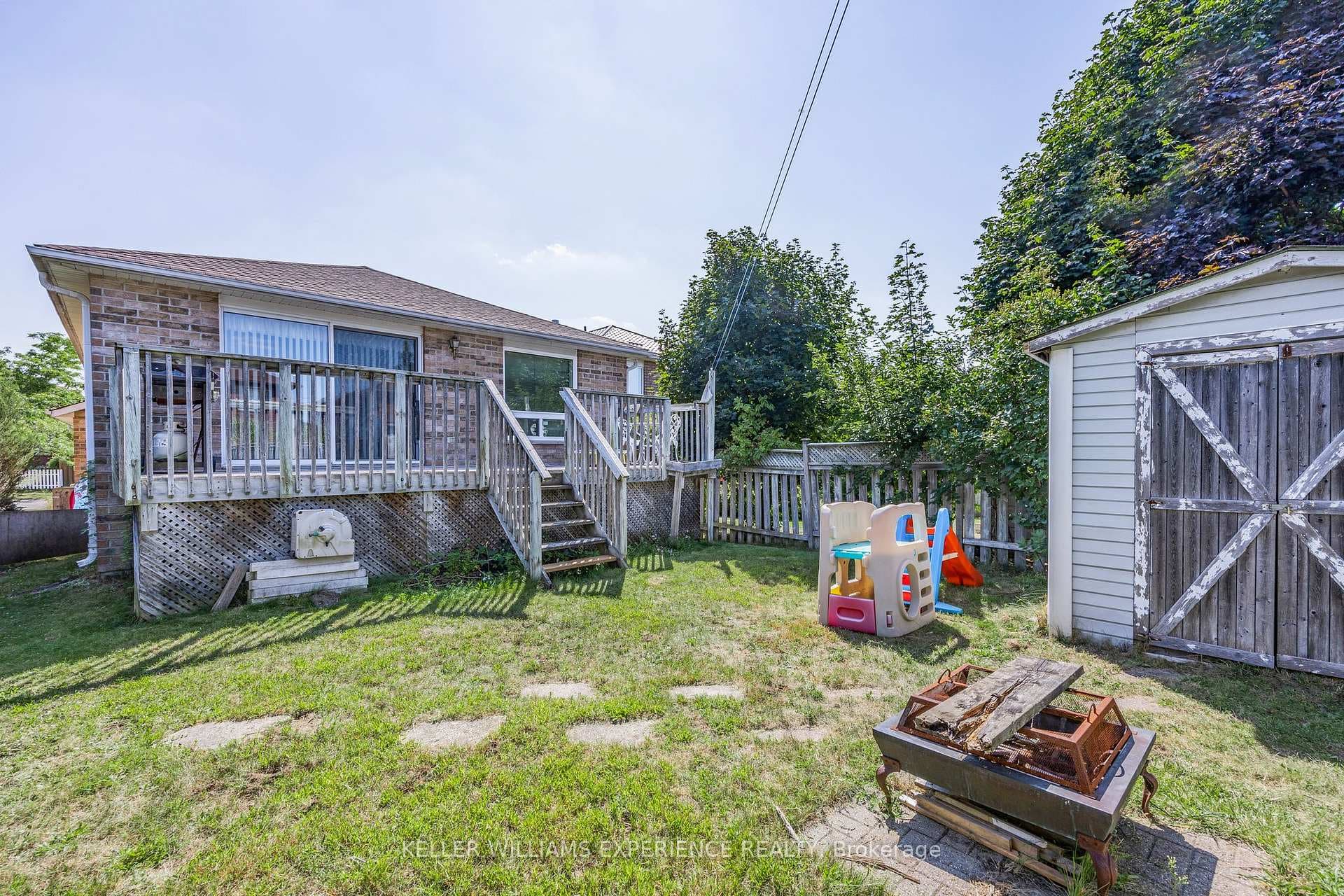 8 Clute Crescent photo 19