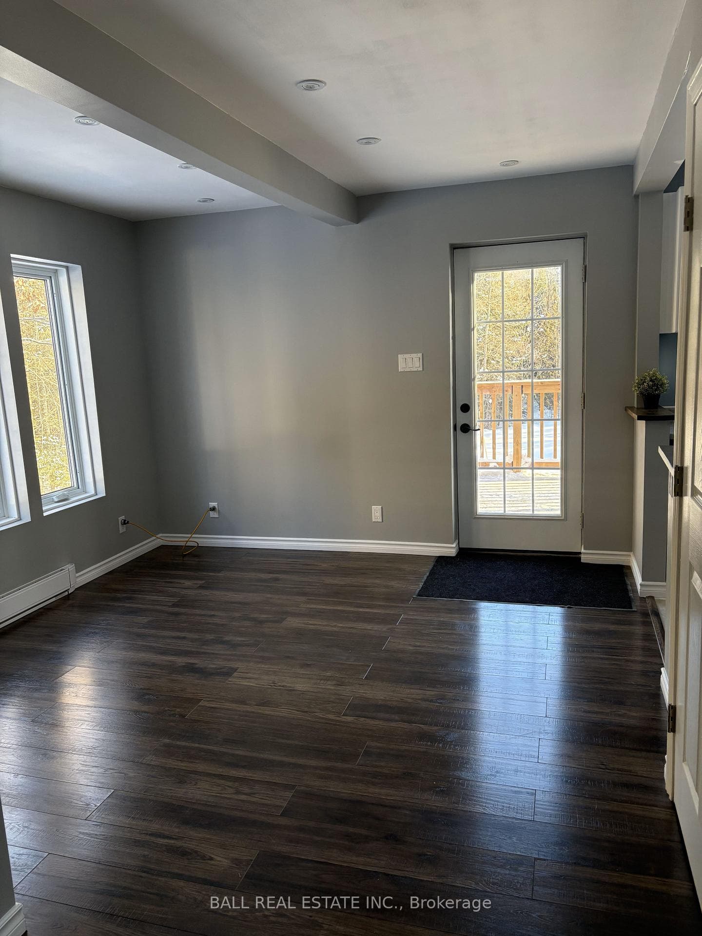 390 Lakehurst Road photo 3