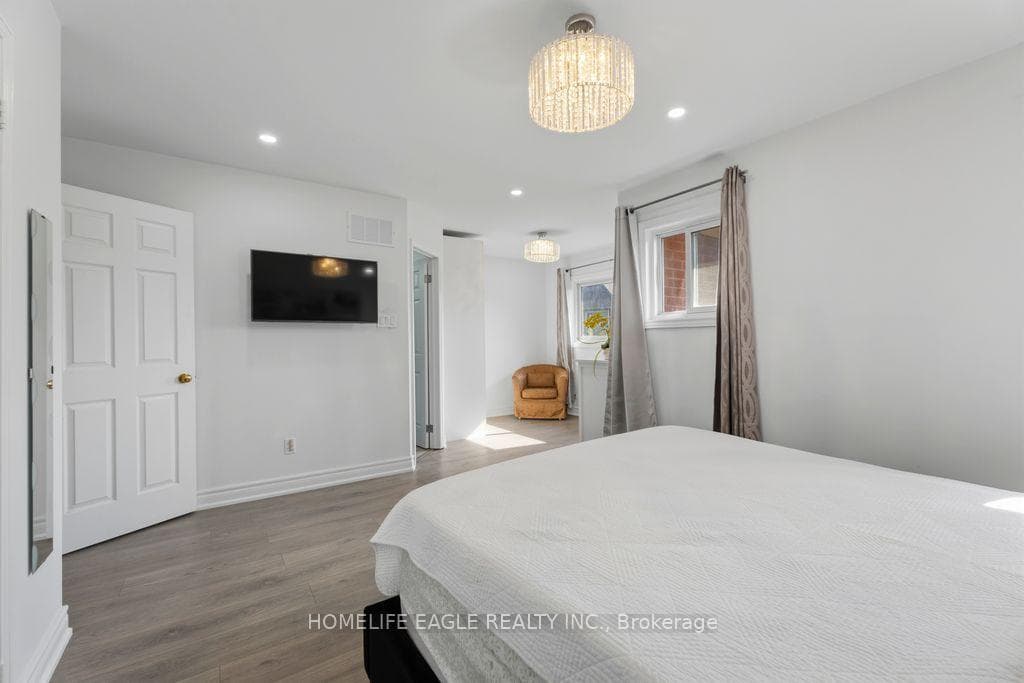 156 Heale Avenue photo 13