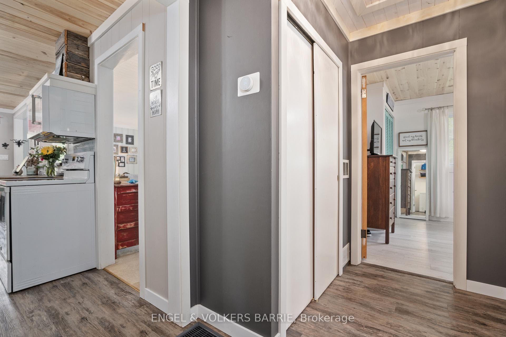 661 Tiny Beaches Road photo 17