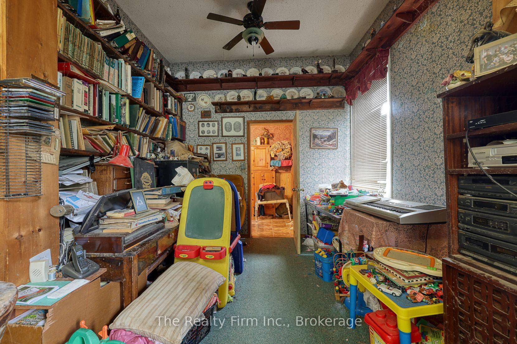 107 Huron Street photo 15