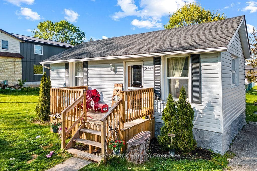 240 Egremont Street photo 19