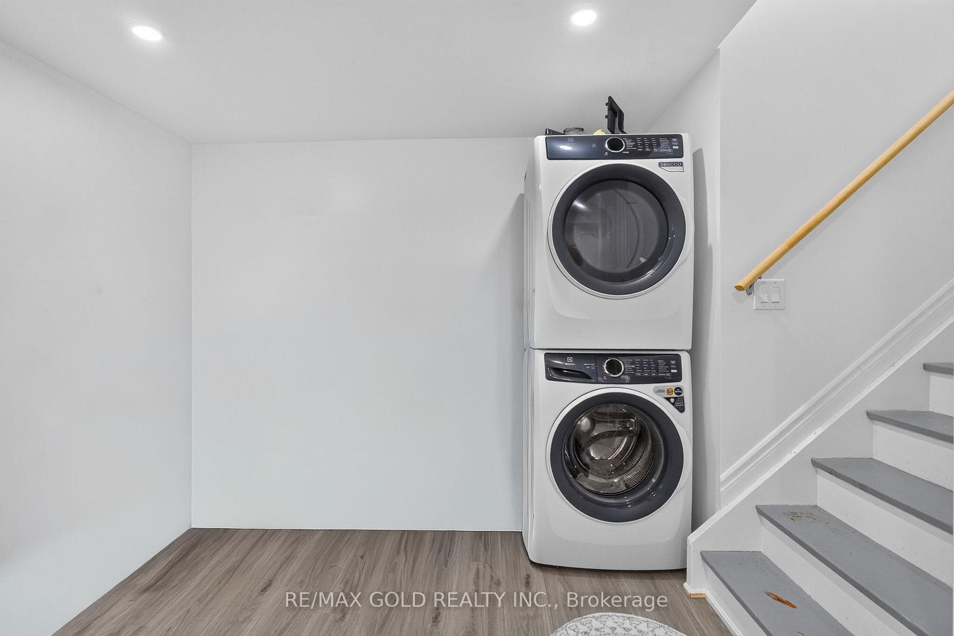 40 Devonshire Drive photo 31