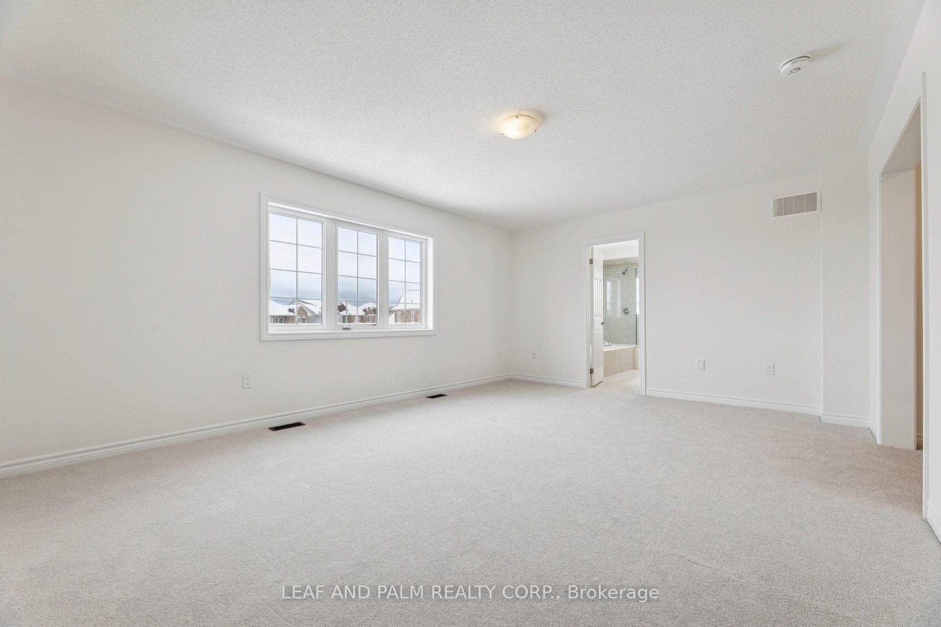 279 Northglen Boulevard photo 32