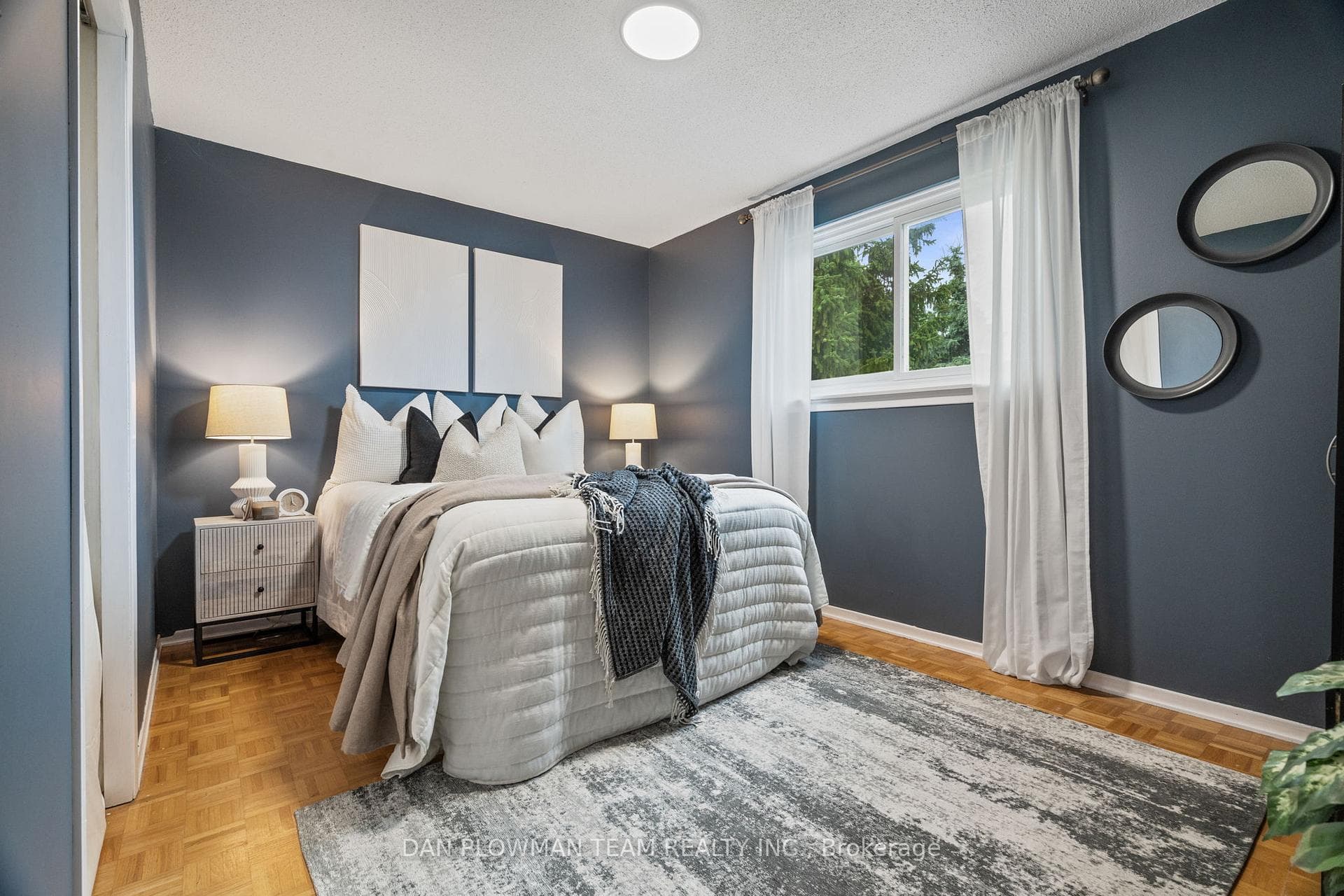 37 Loscombe Drive photo 18