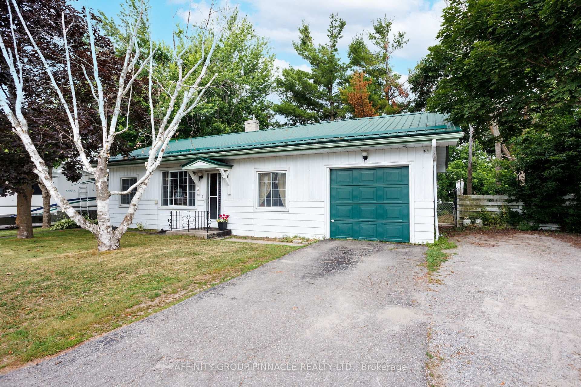 35 Clifton Street photo 1