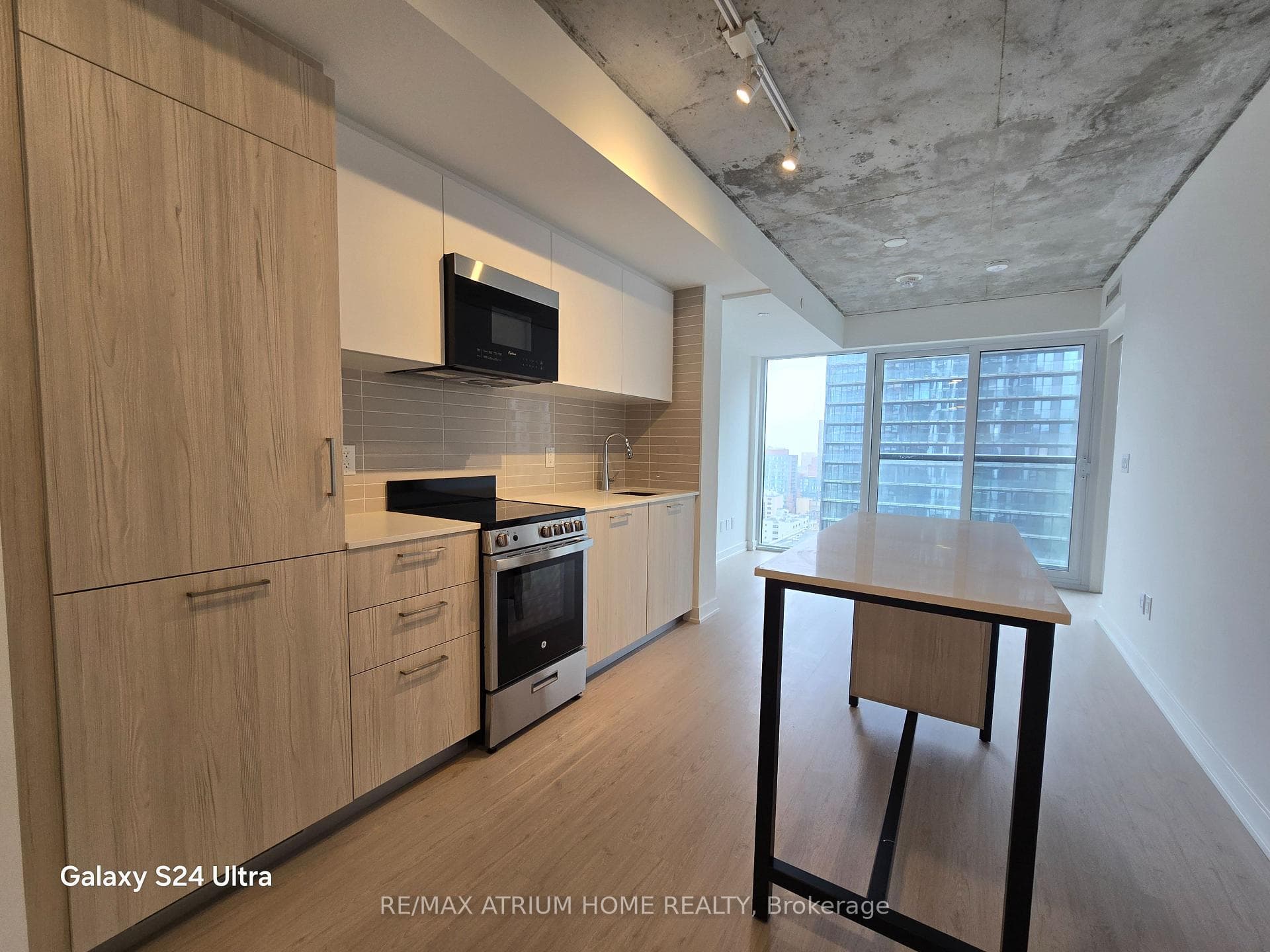 65 Mutual Street Unit 1703 photo 5