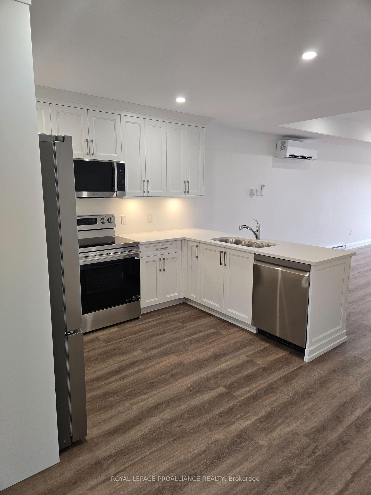 92 Lywood Street Unit 2 photo 4