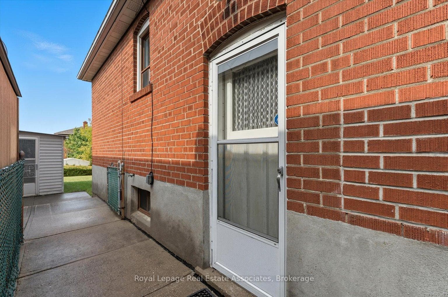 6 Berryton Avenue photo 36
