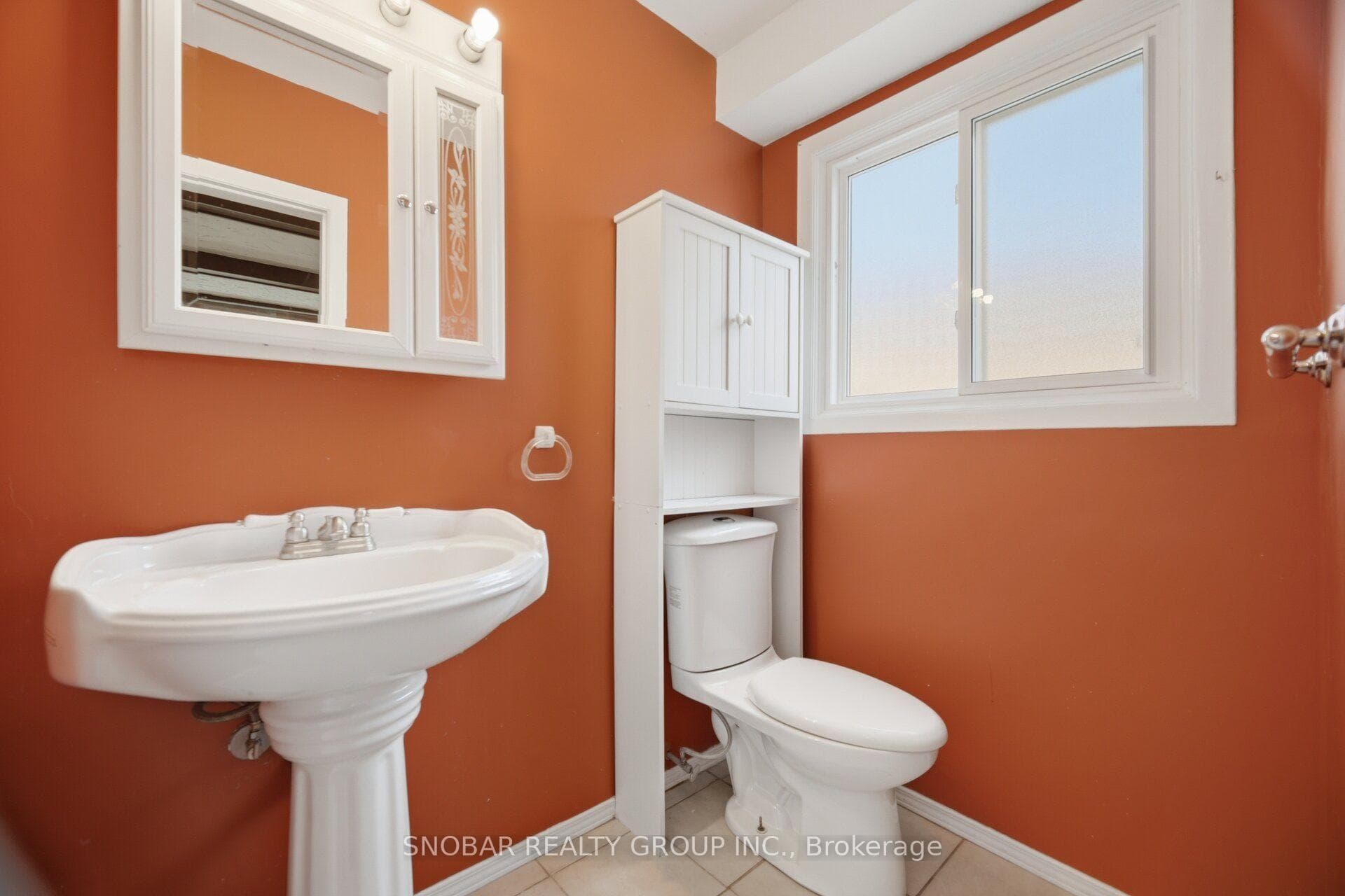 1228 Shamir Crescent photo 13