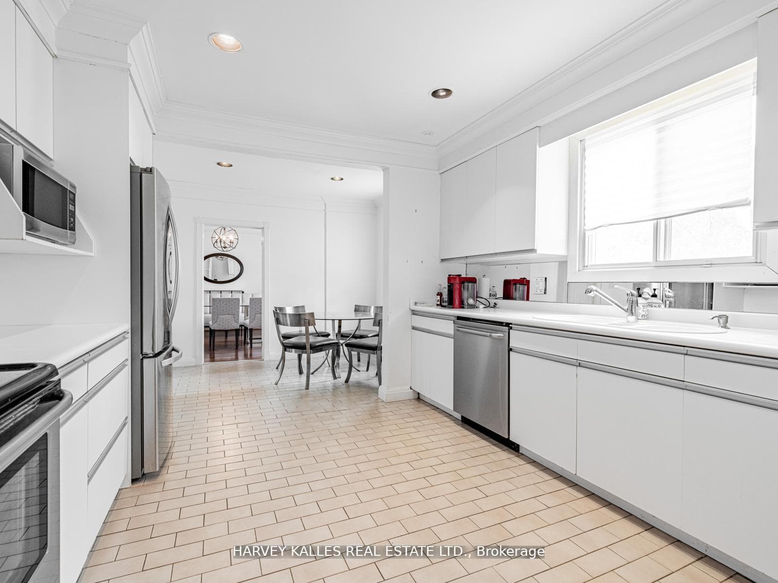 2 Silverwood Avenue photo 16
