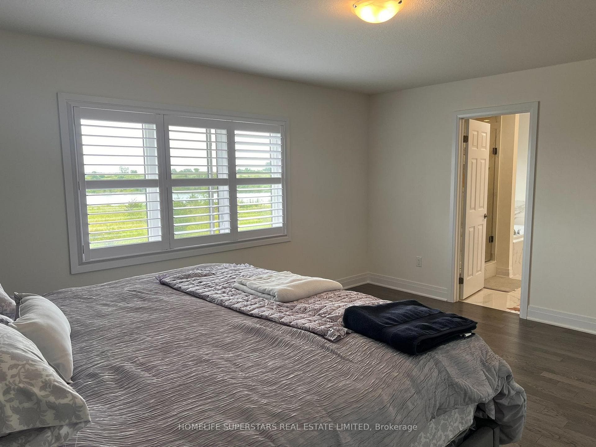 188 AVIRON Crescent photo 36