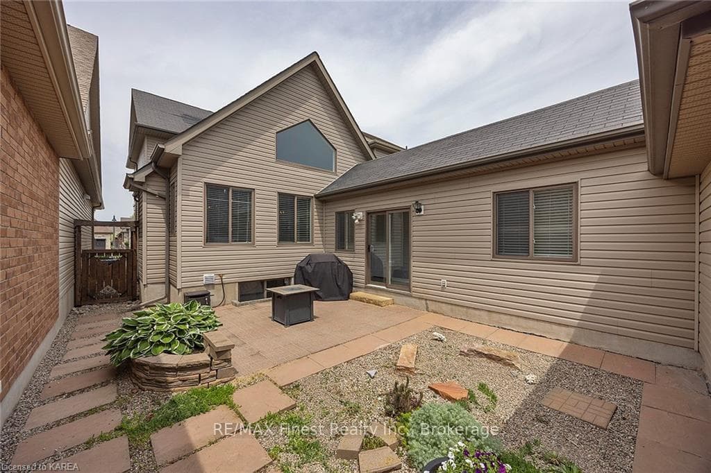 1211 CROSSFIELD Avenue photo 48