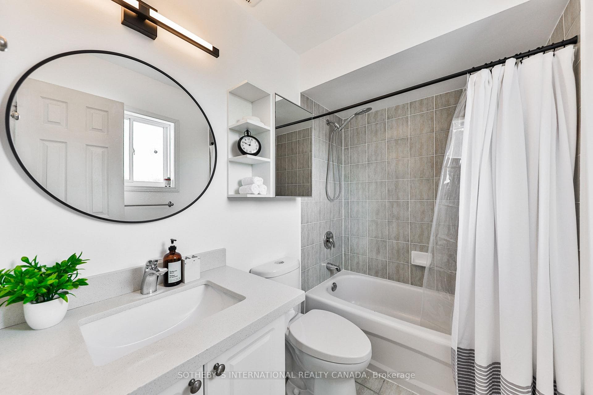 401 Kittridge Road photo 21