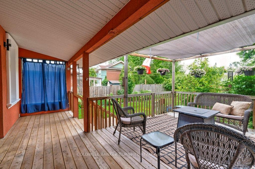 550 Hughson Street photo 40