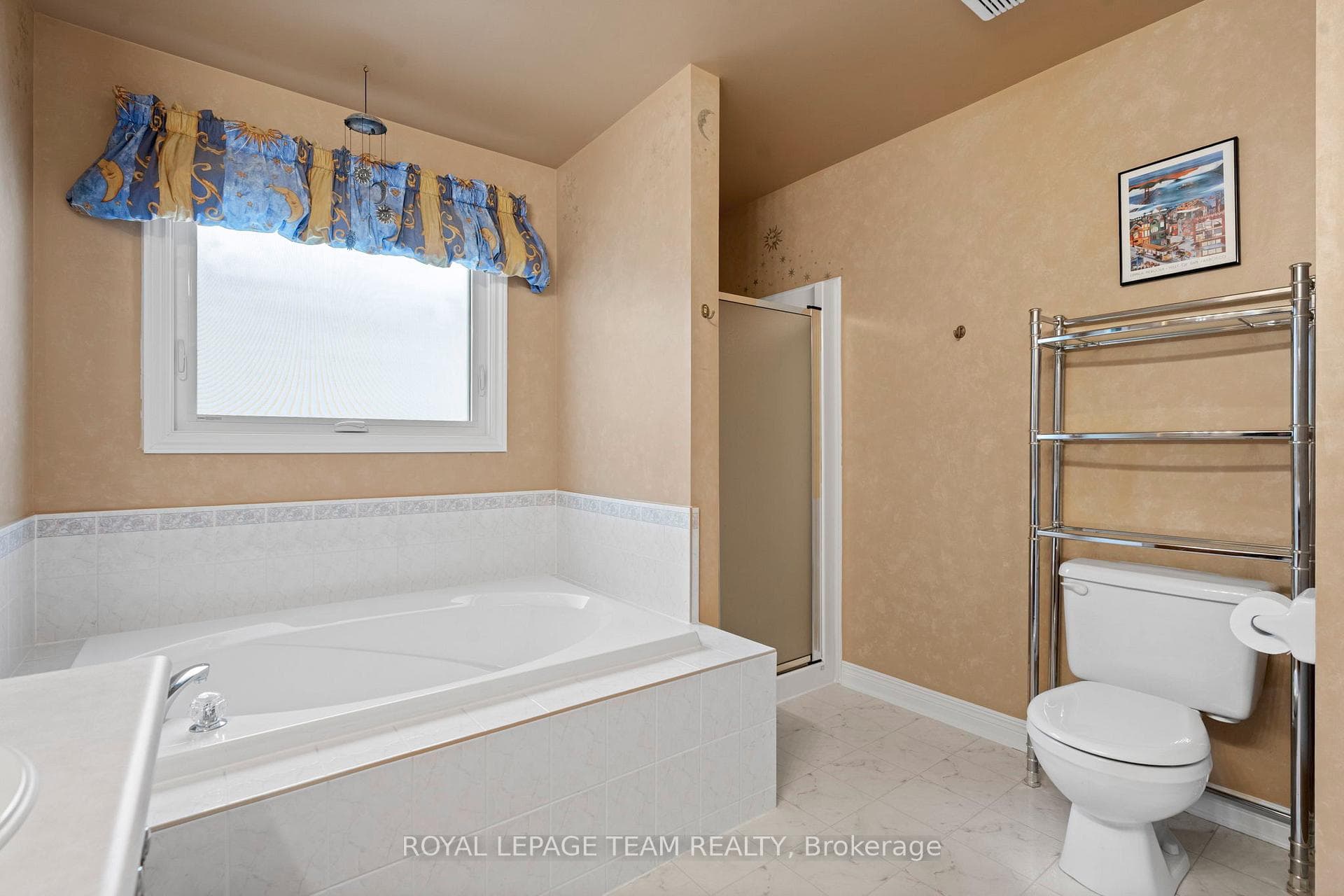 27 Avonmore Crescent photo 25