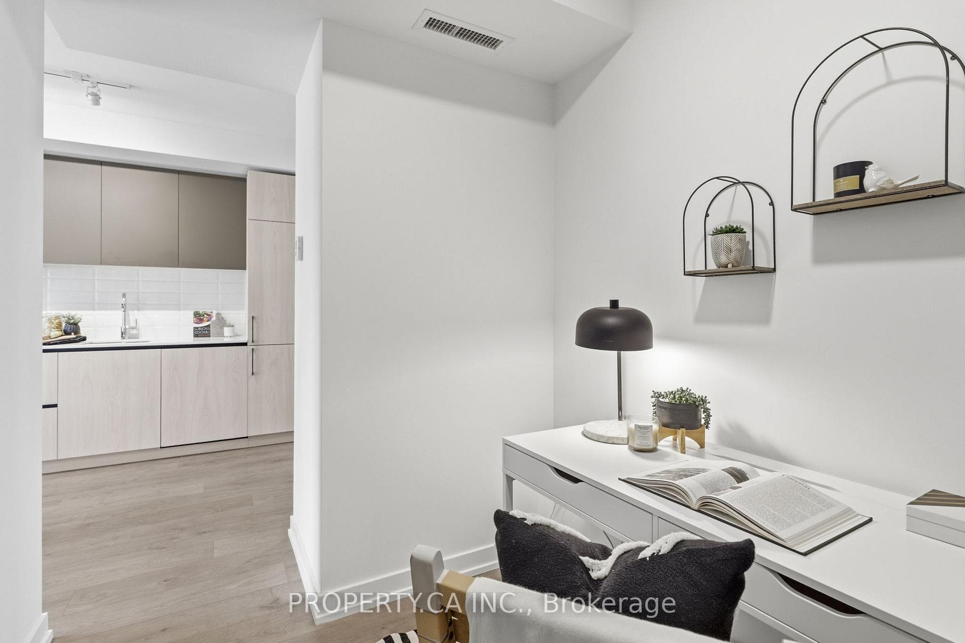 150 Logan Avenue Unit 719 photo 16