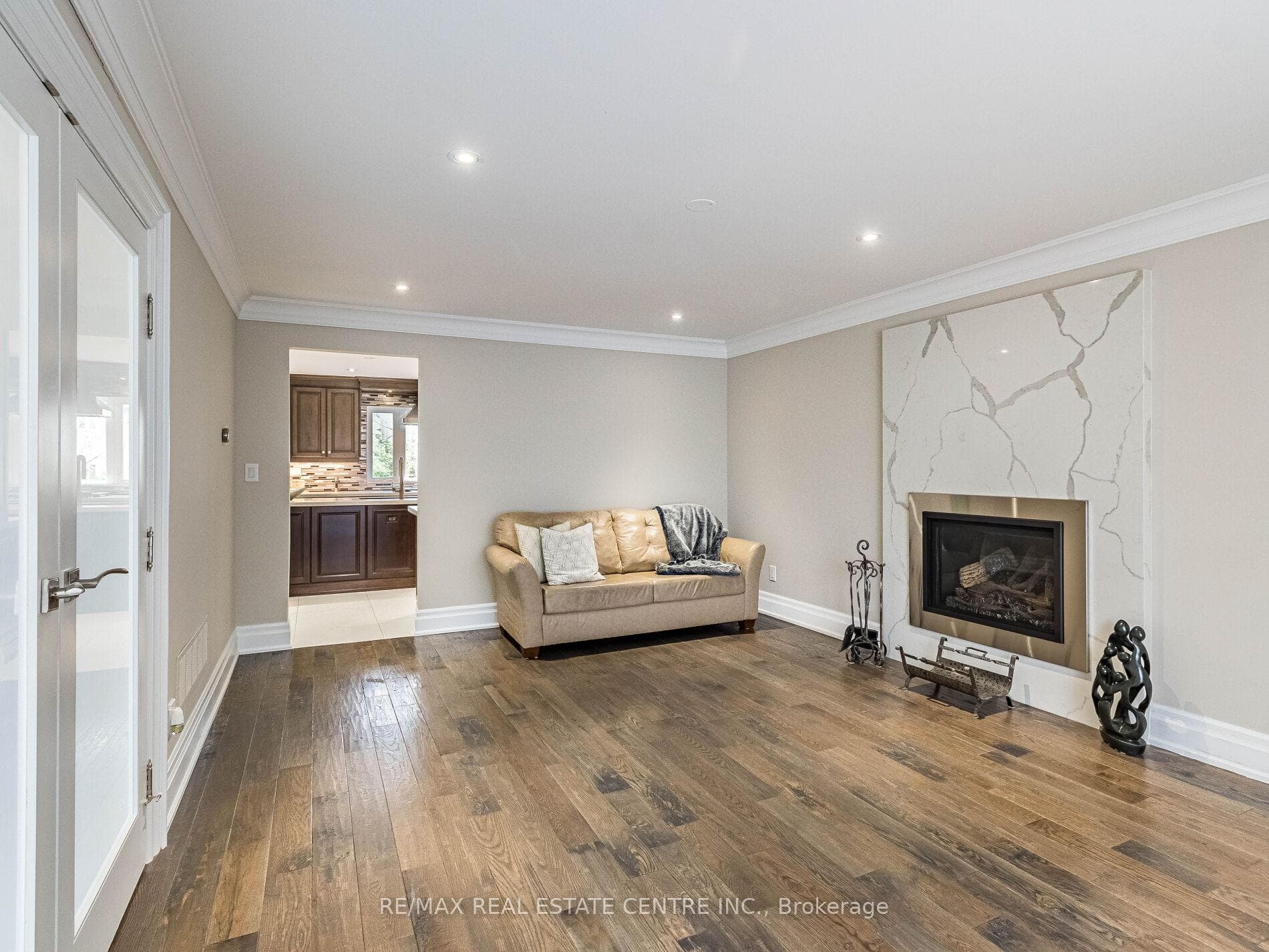Living Room Gas Fireplace