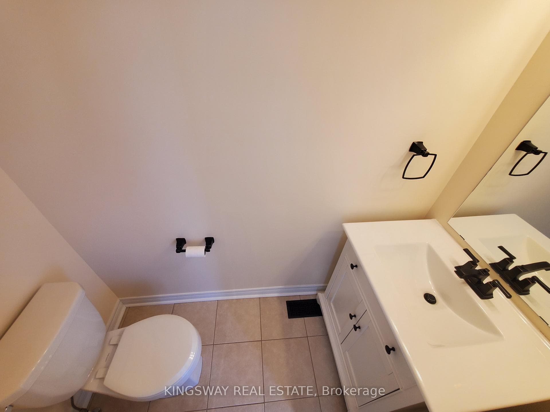 1450 Laurier Avenue photo 12