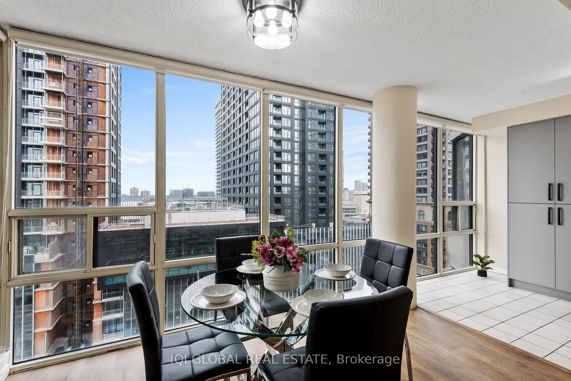 330 Rathburn Road Unit 1205 photo 16