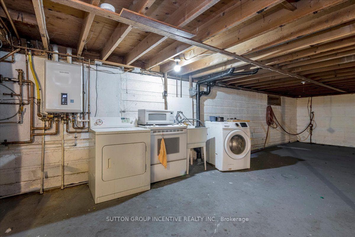 159 Toronto Street photo 17