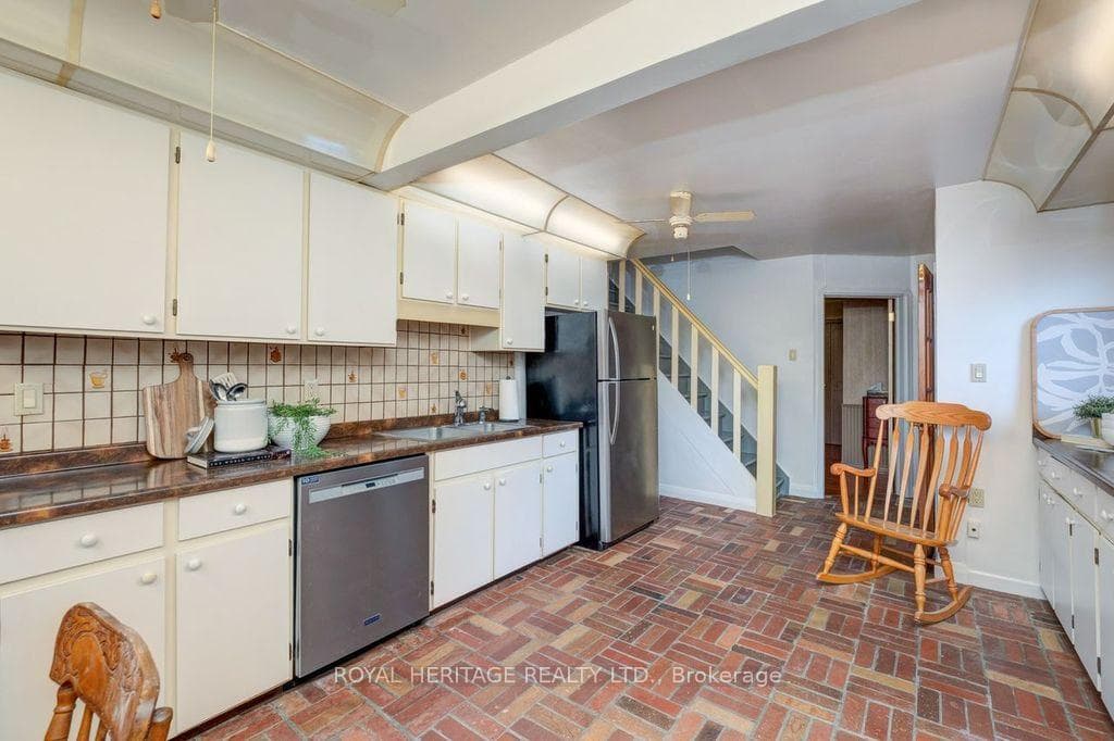 70 Gatesview Avenue photo 8