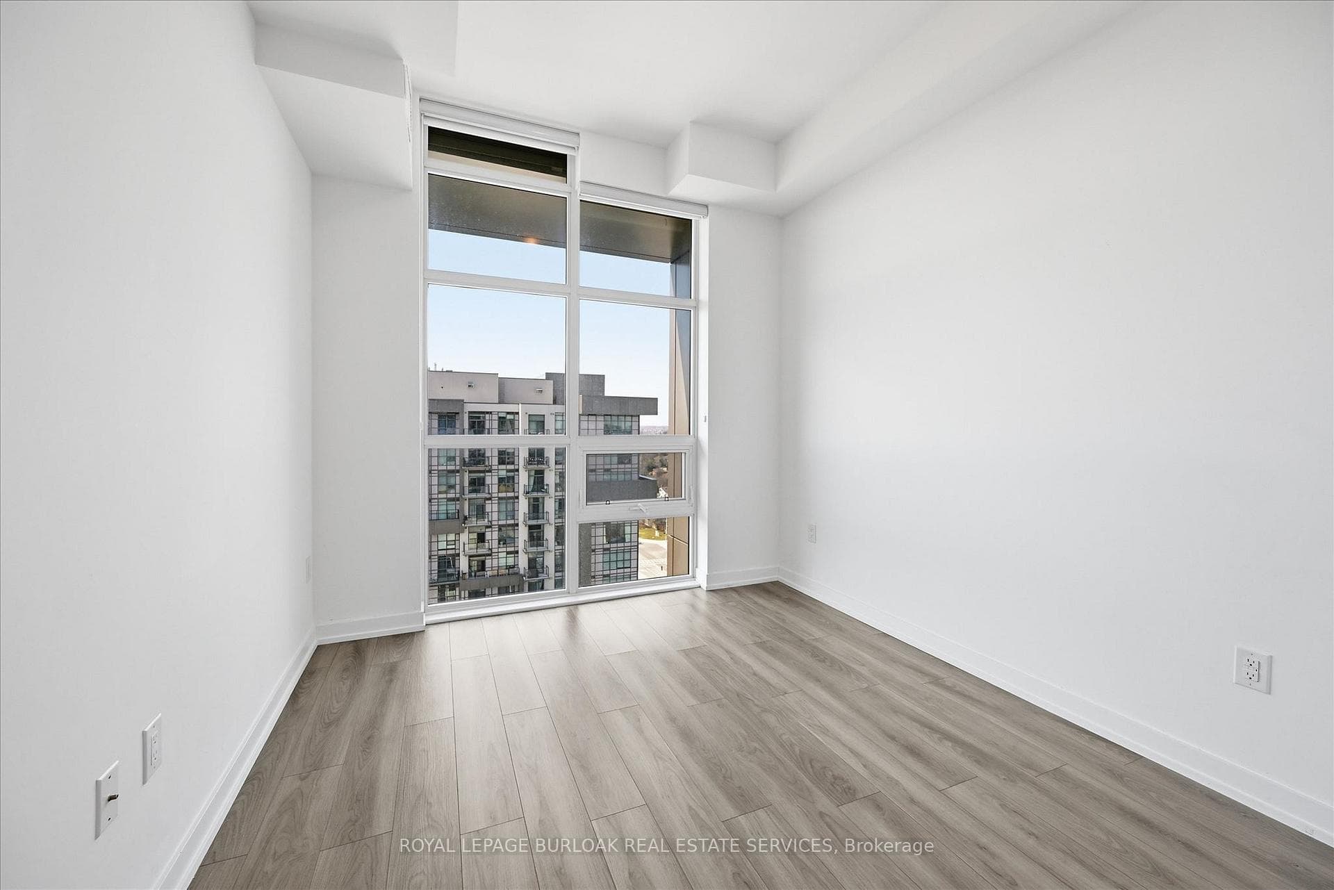 460 Dundas Street Unit 1212 photo 33