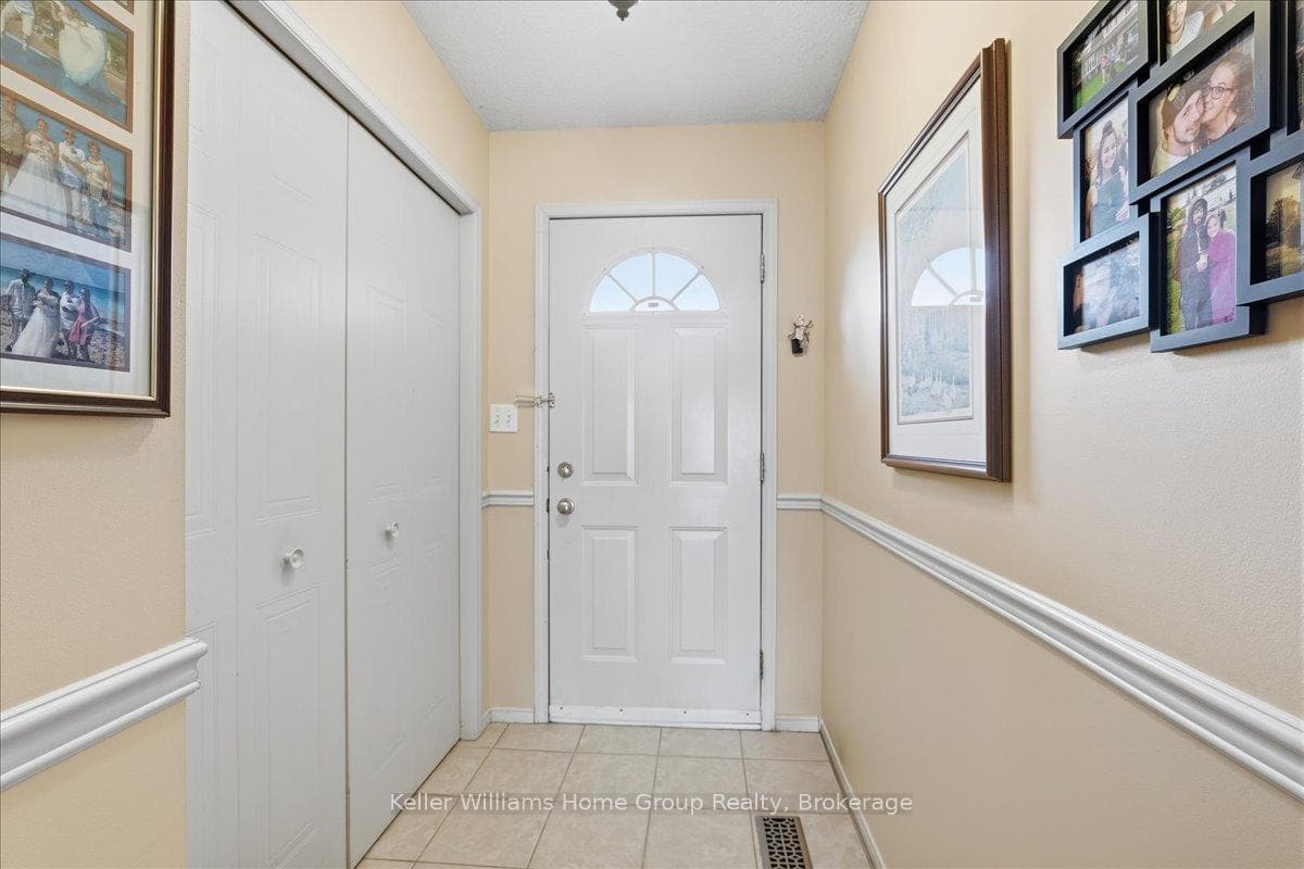 38 ROEHAMPTON Crescent photo 4