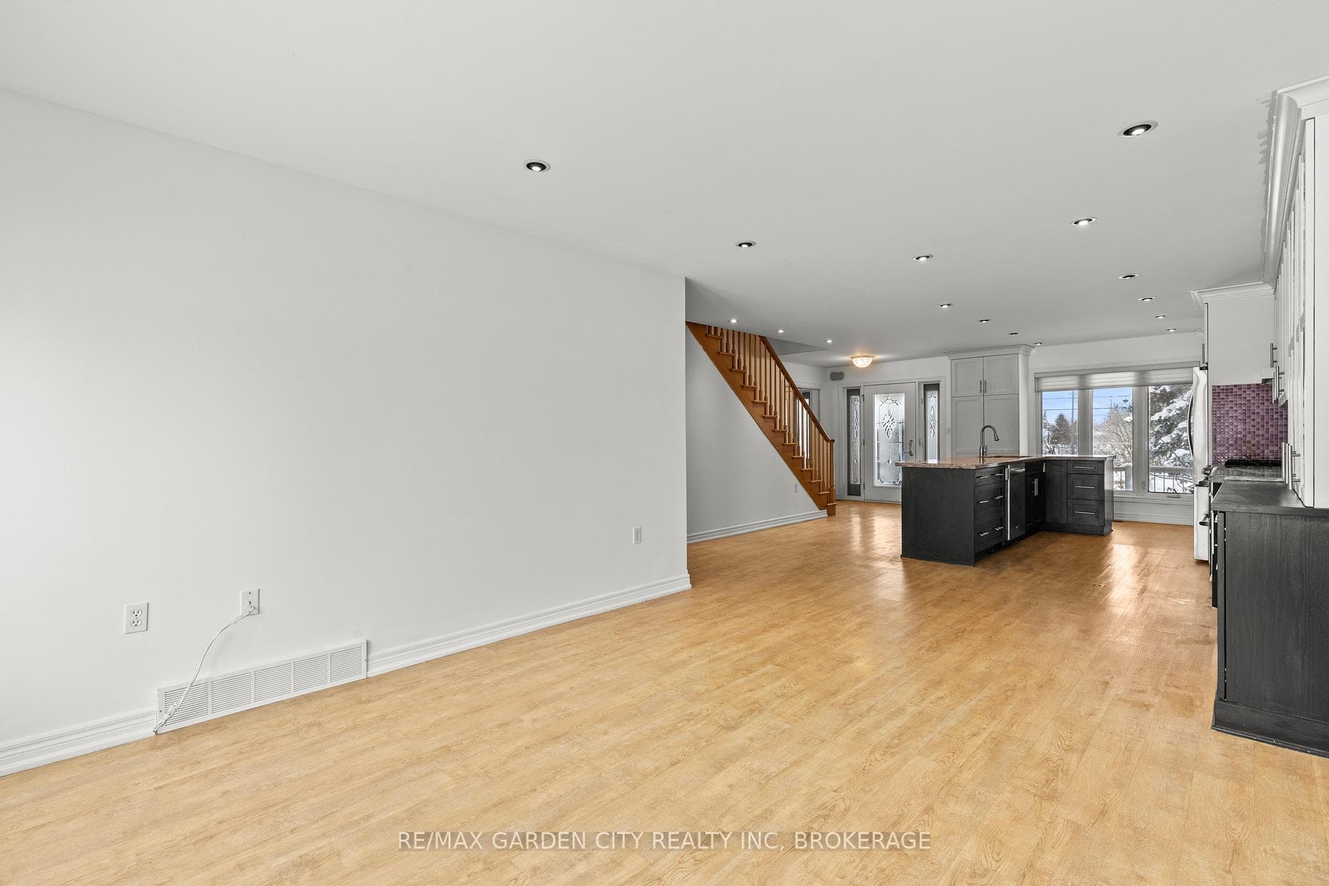 101 Moffatt Street Unit 1 photo 10