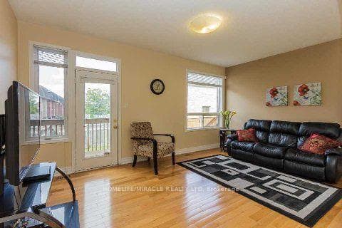 1375 Weir Chase photo 8