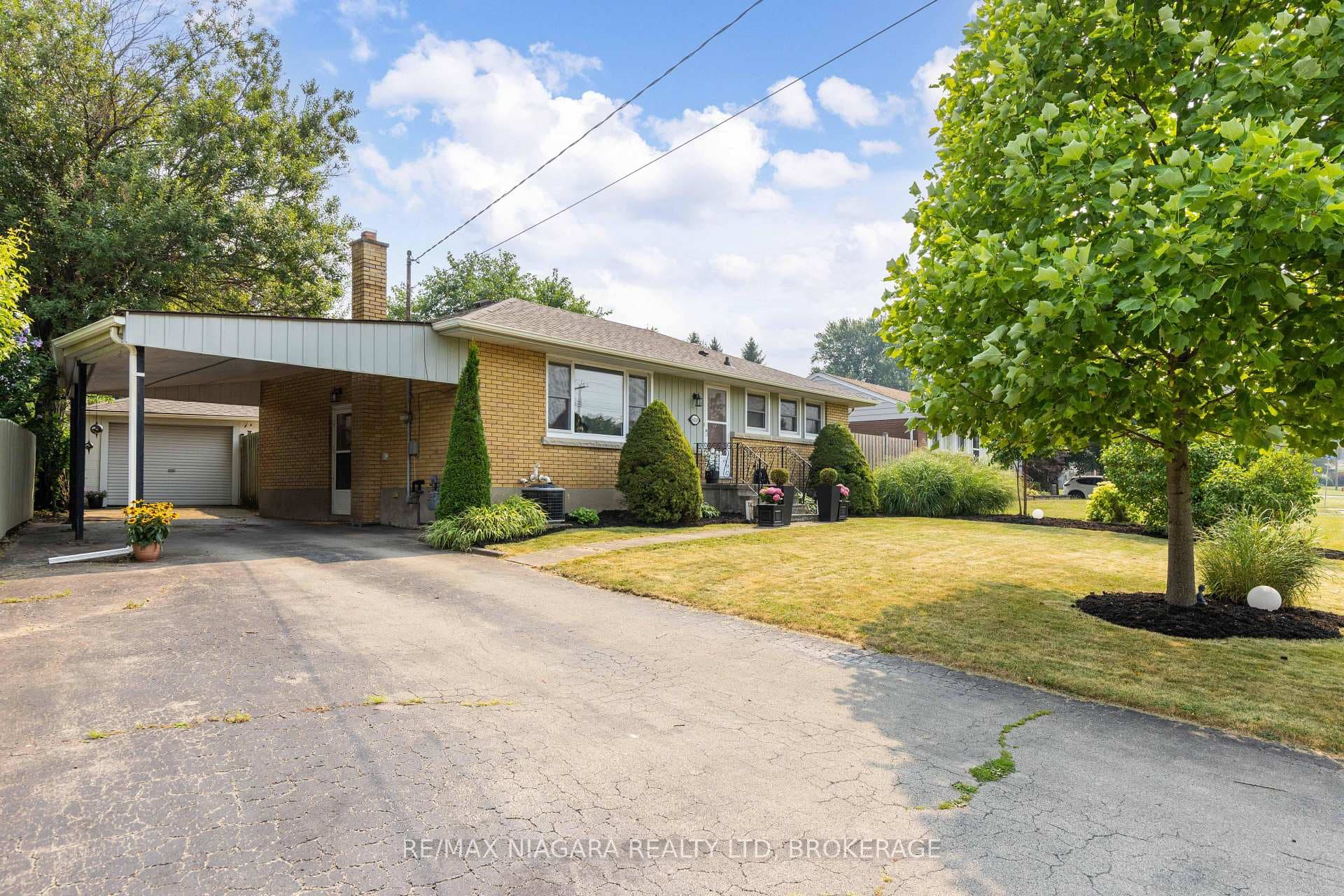 6000 Mayfair Drive photo 3