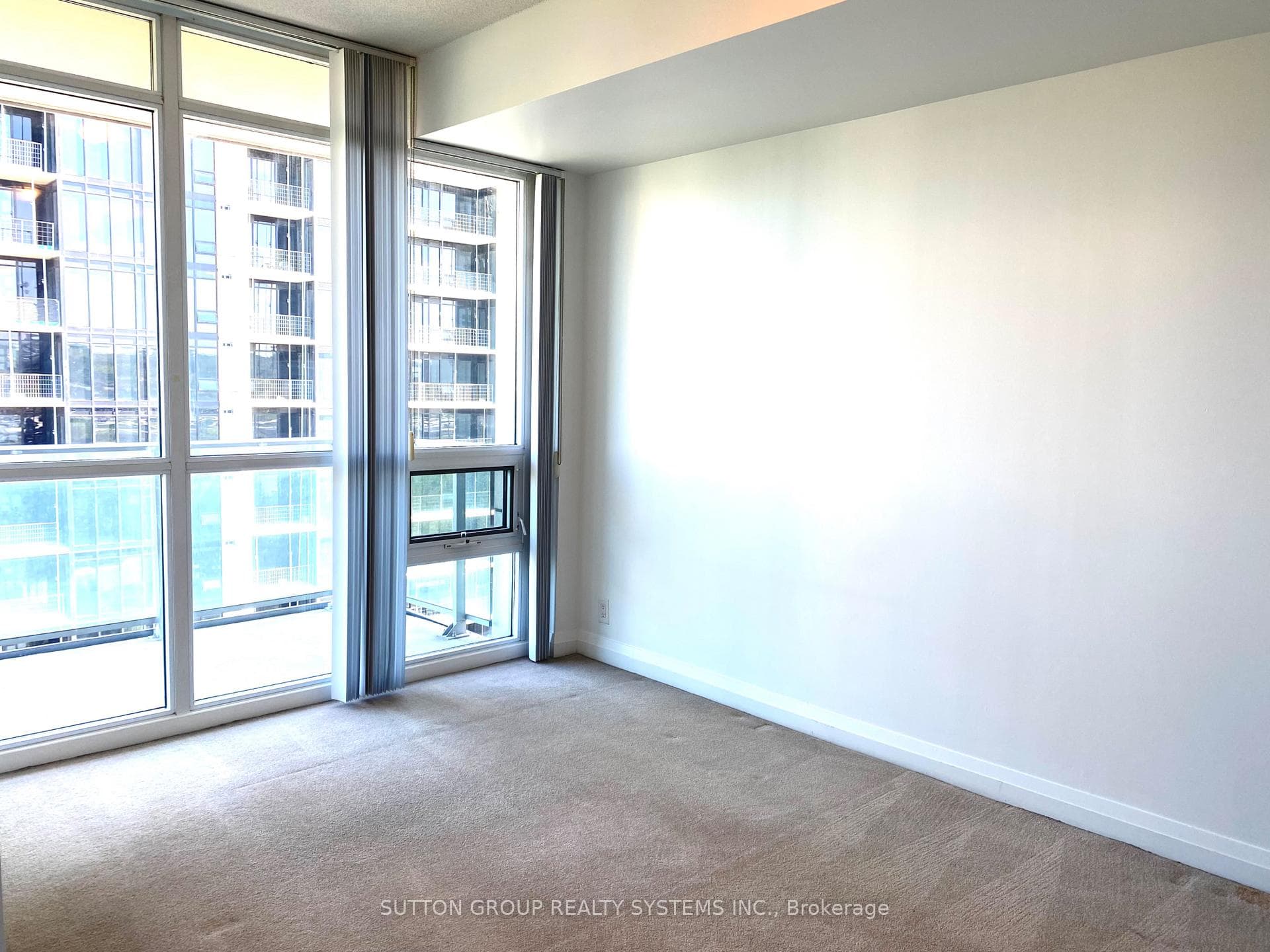 1055 Southdown Road Unit 910 photo 9