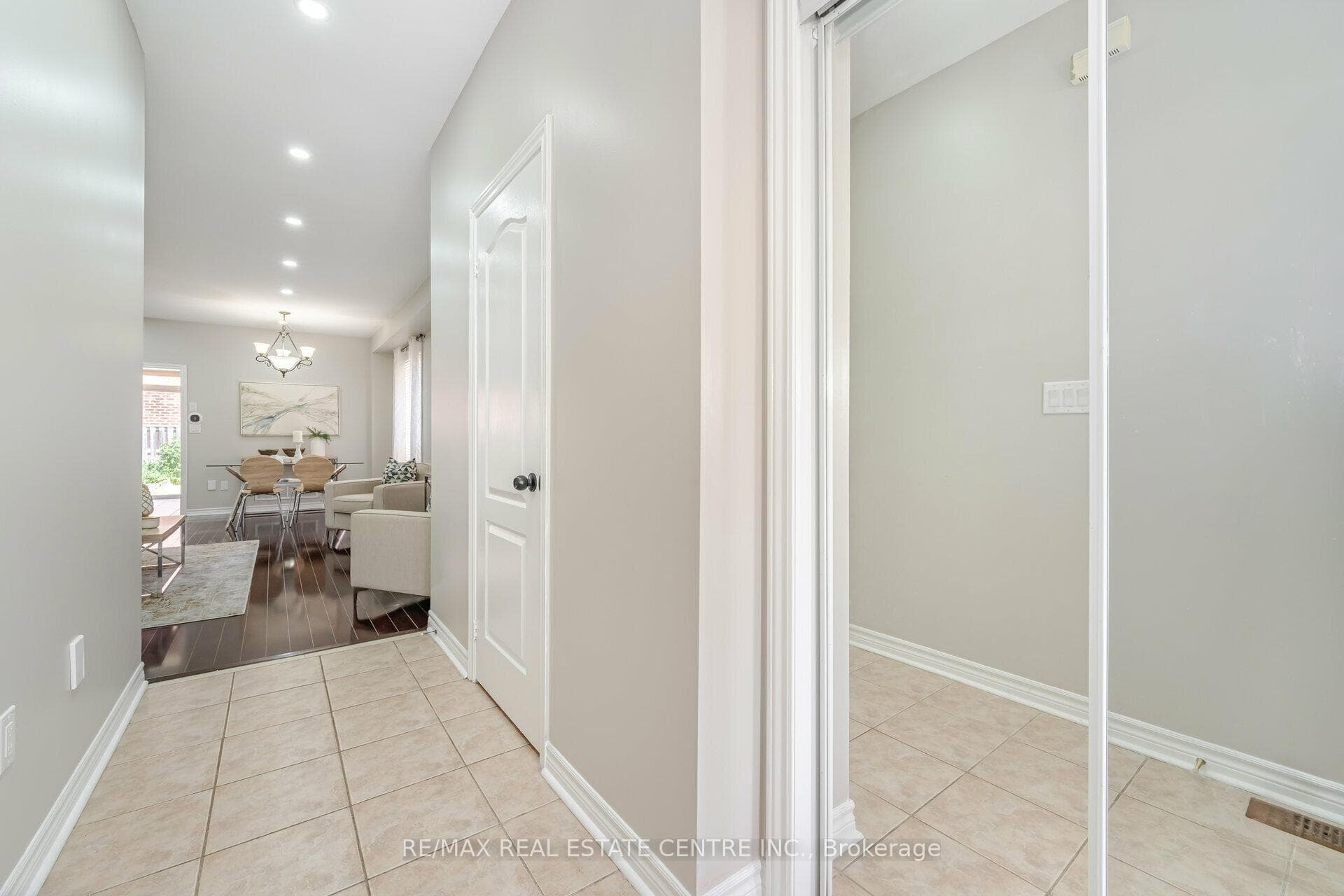 66 Eastview Gate photo 3