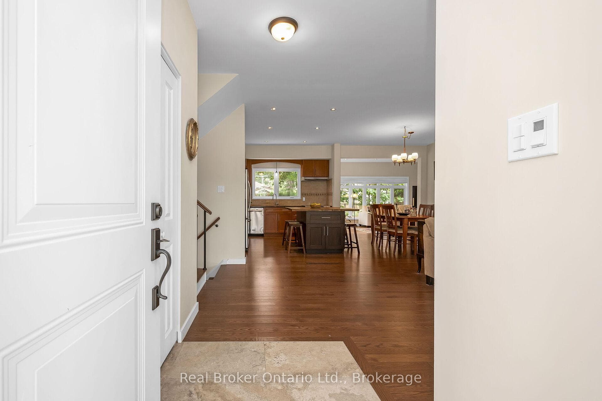 285 Surrey Drive photo 4