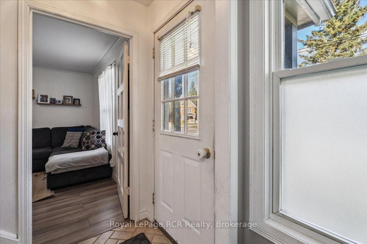 1368 6th Avenue photo 4
