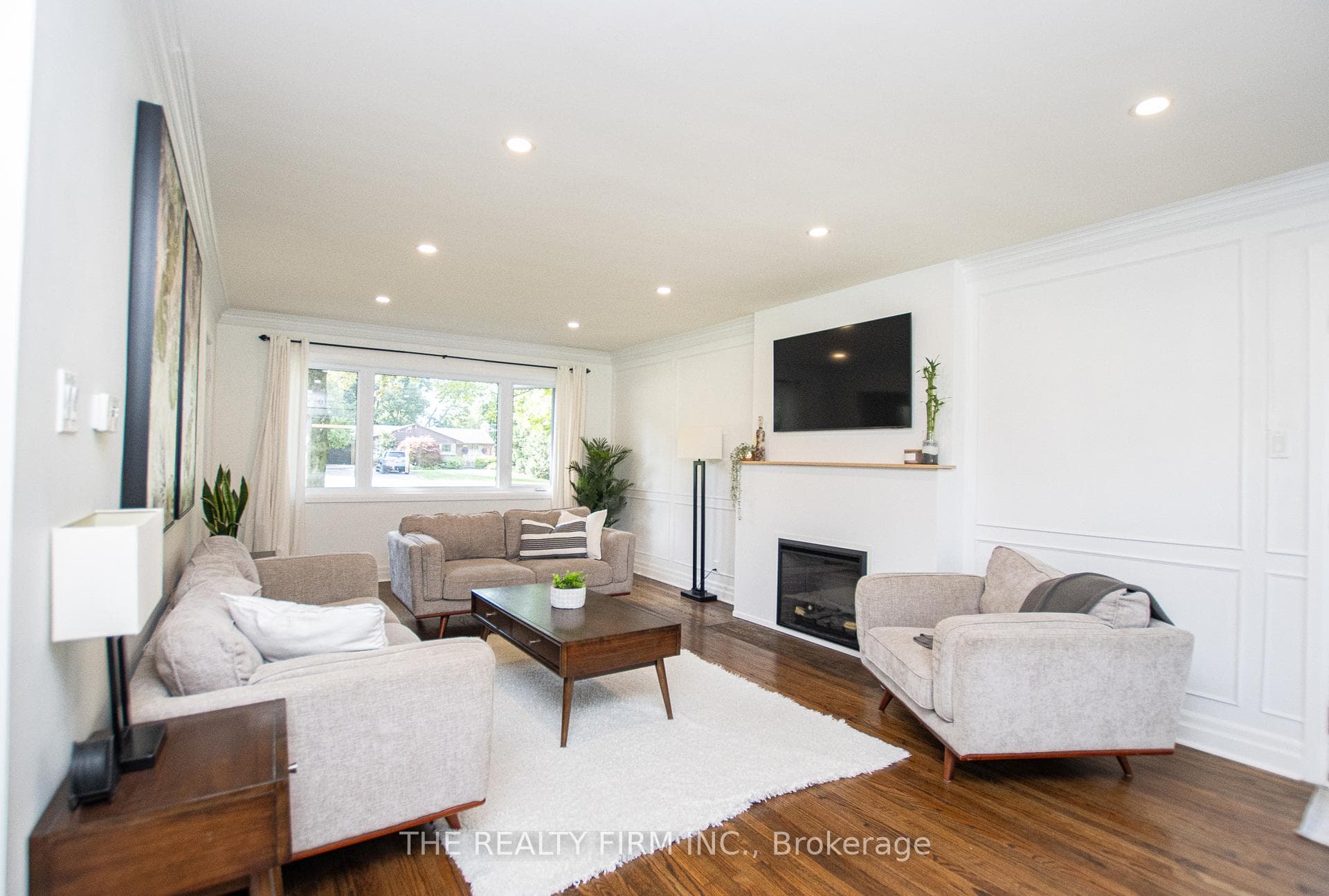 465 Riverside Drive photo 15