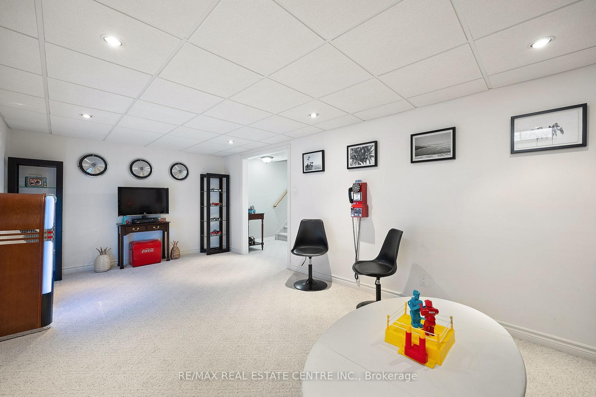 21 Roxanne Crescent photo 30