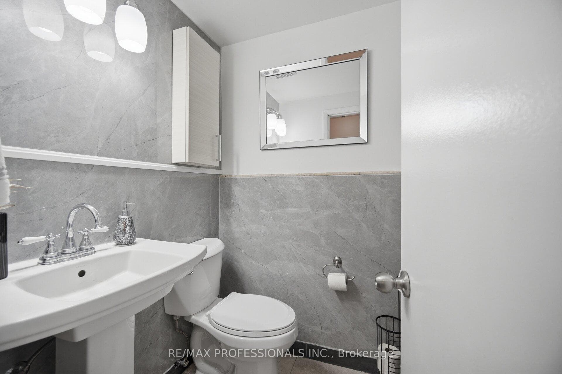 74 Ringway Crescent photo 18