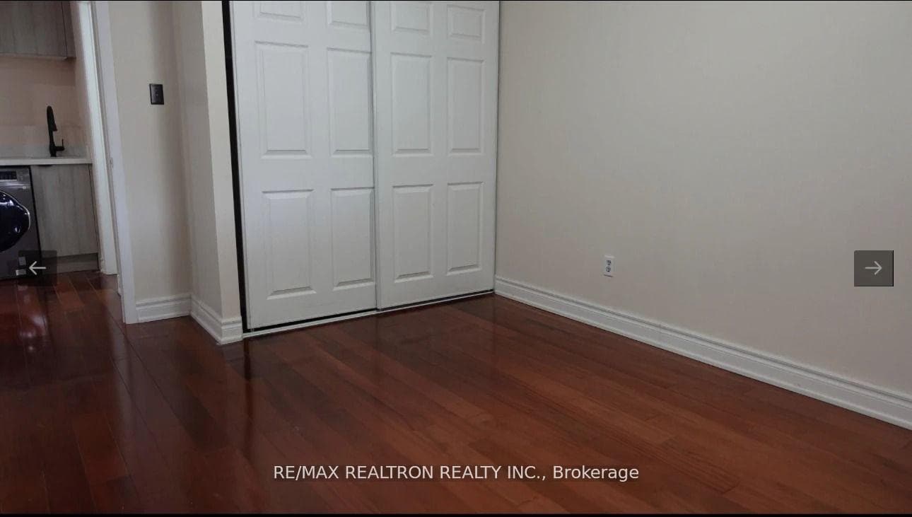 22 Rakewood Crescent Unit 2 photo 5