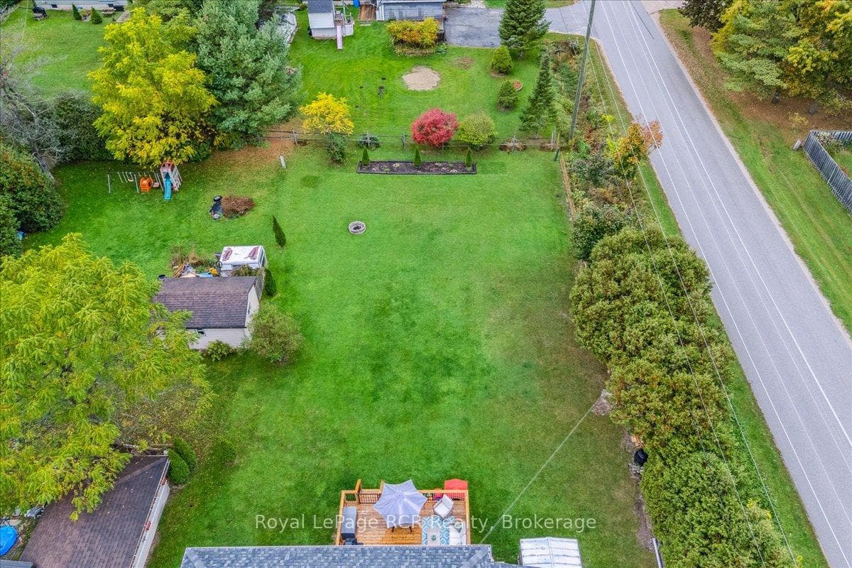 224 Finden Street photo 43