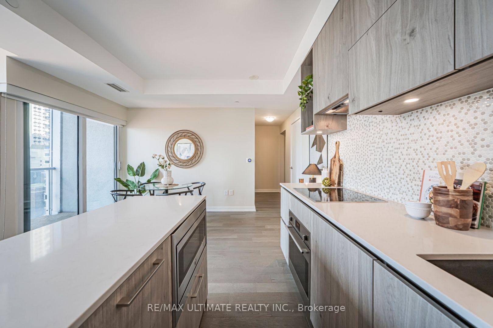 1 Yorkville Avenue Unit 1208 photo 9