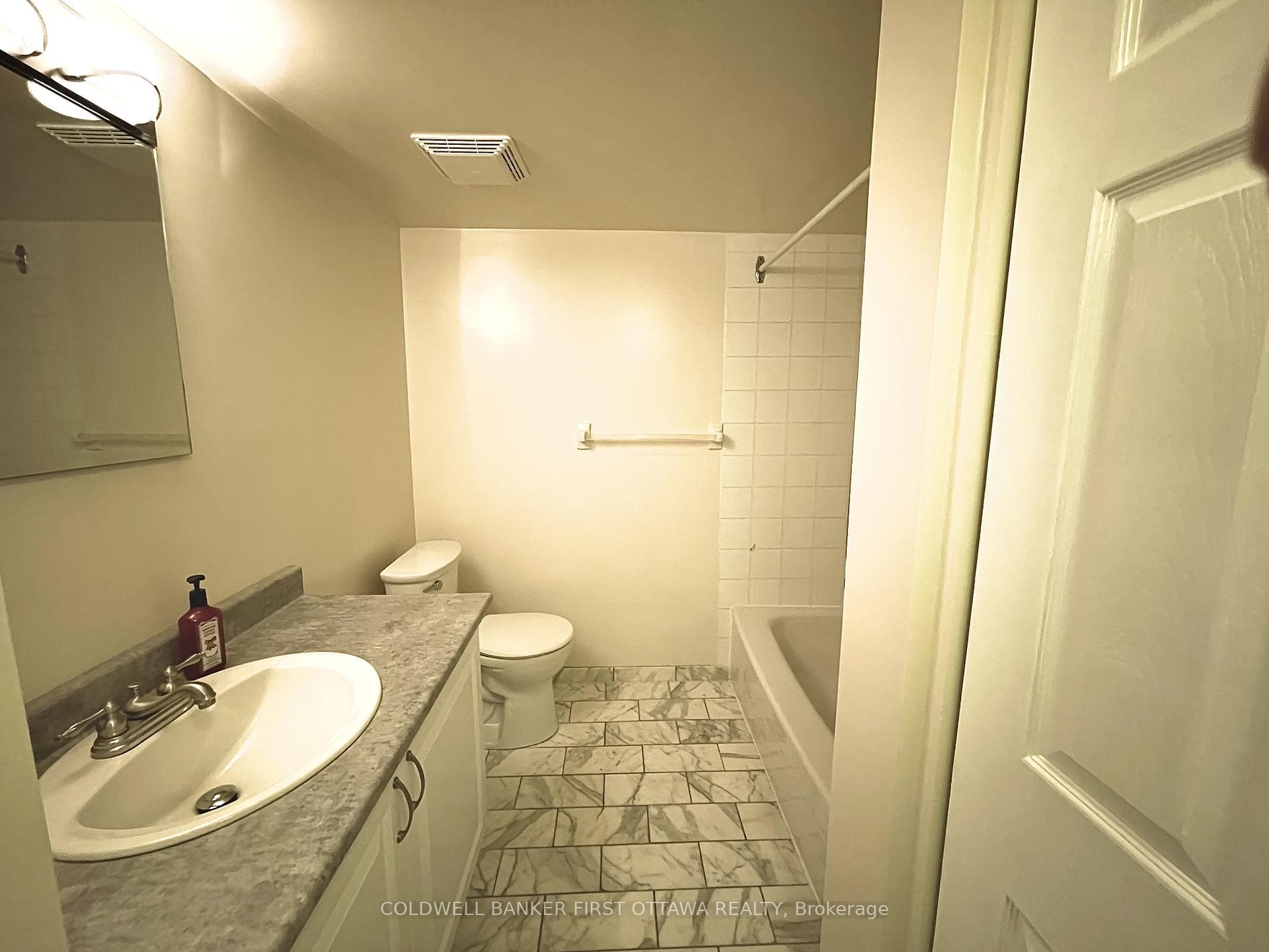 1025 Grenon Avenue Unit 901 photo 13