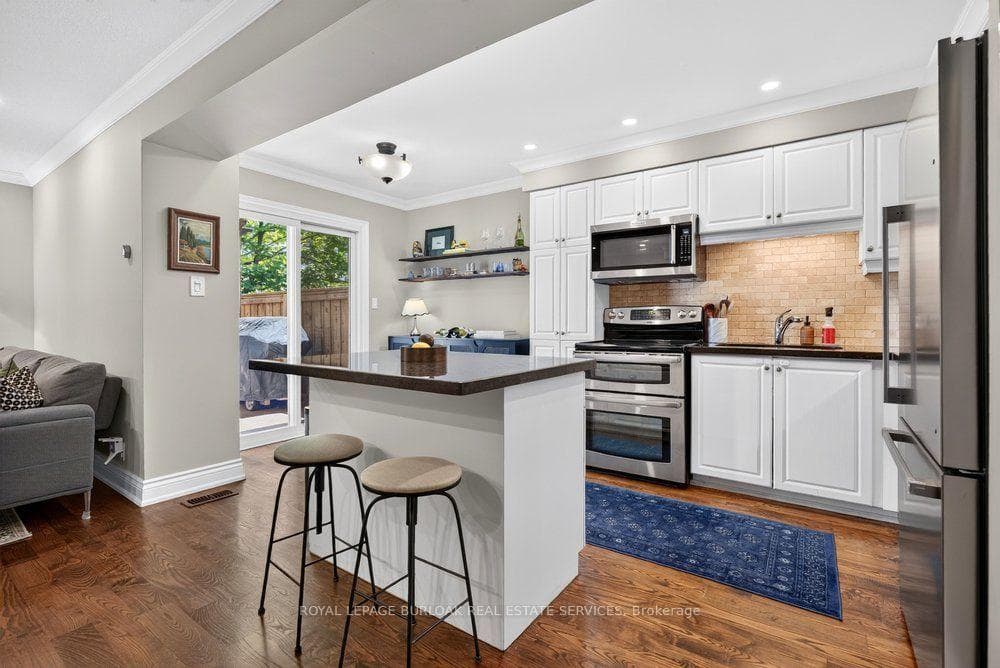 2354 Marine Drive photo 14