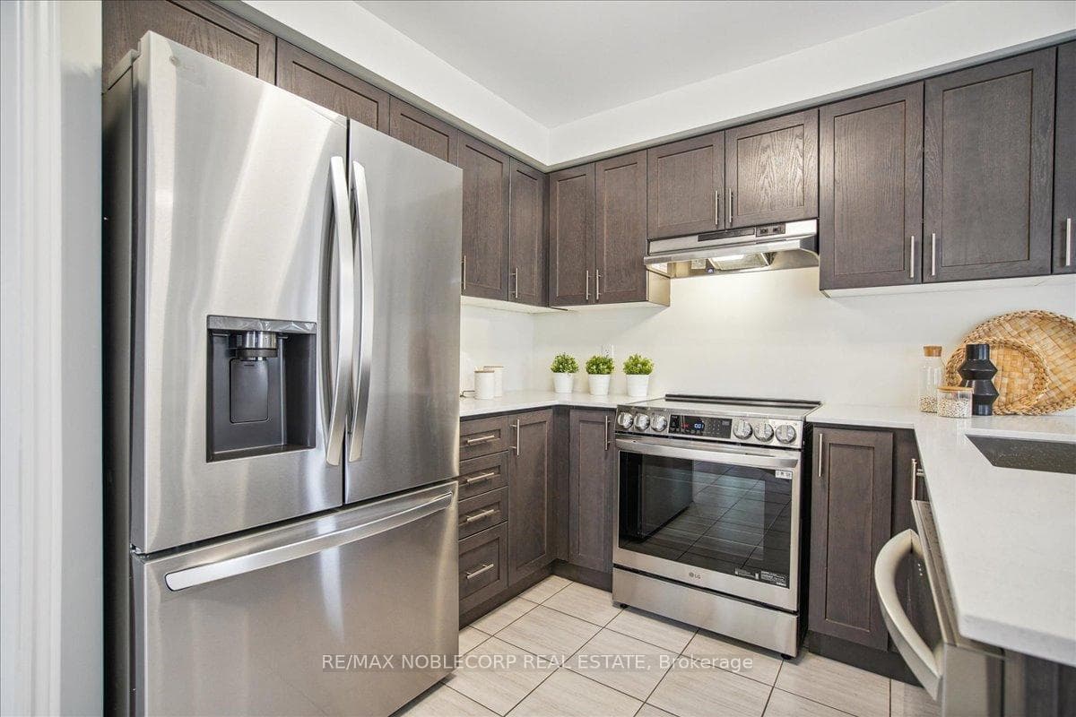 40 Bruce Cameron Drive photo 16