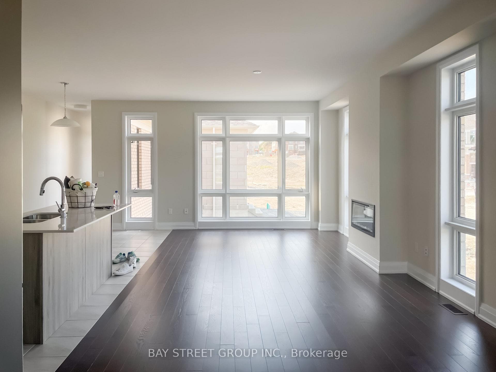 993 Crowsnest Hollow photo 4