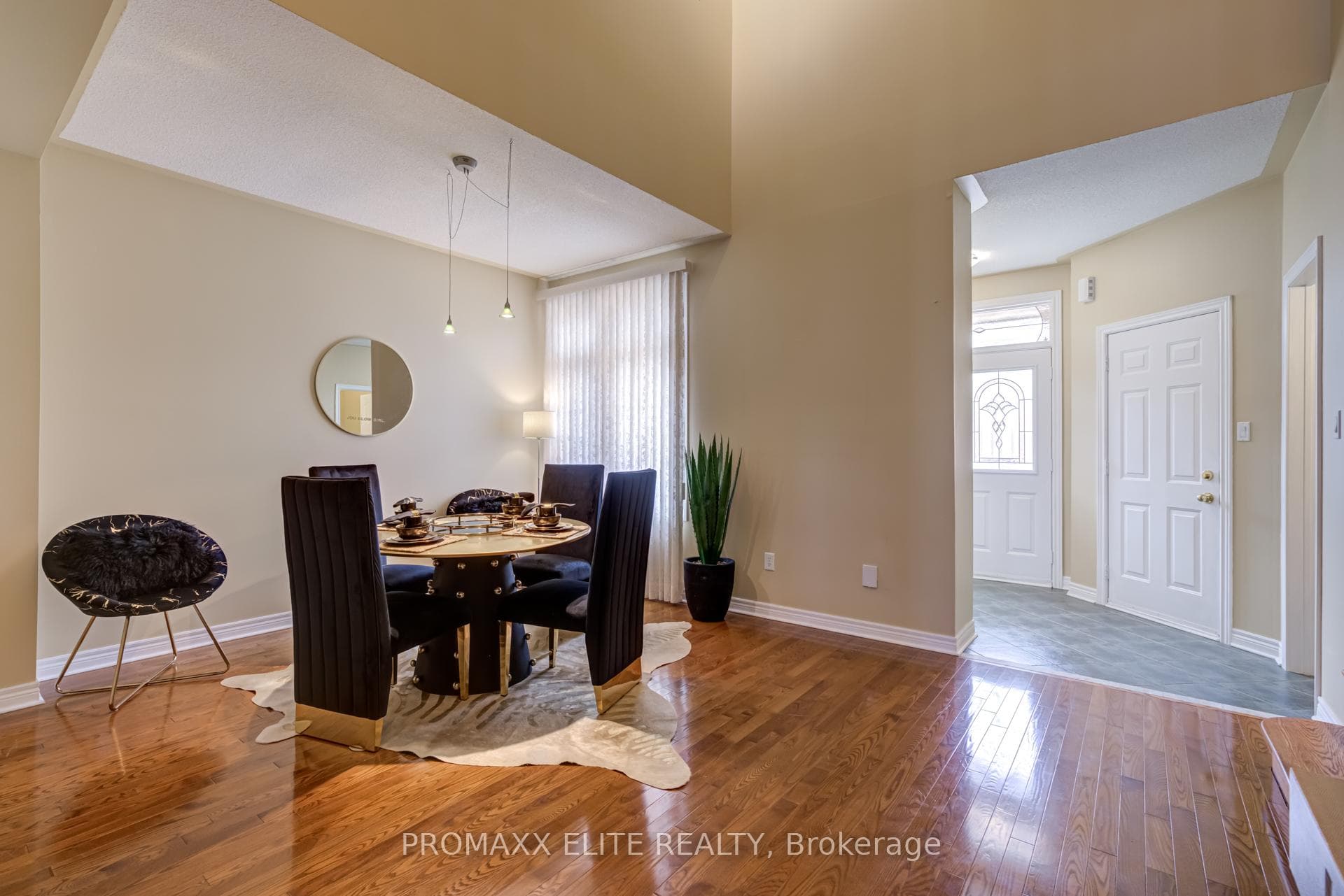 87 Raintree Crescent photo 9